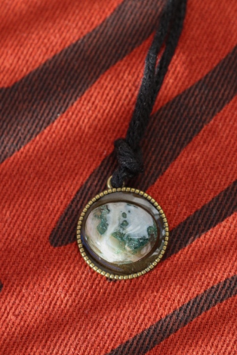 wisiorek z agatem mszystym